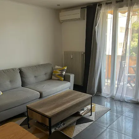 Bright With Balcony And Parking Lejlighed *