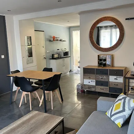 Bright With Balcony And Parking Apartmán Le Cannet