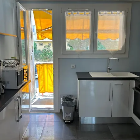 Bright With Balcony And Parking Le Cannet